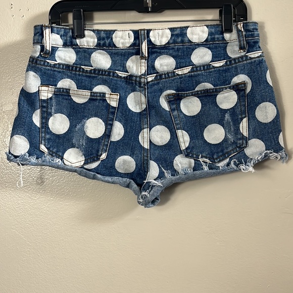 Forever 21 shorts Jean pants blue/white polkadot distressed women’s size 30 - Picture 2 of 6
